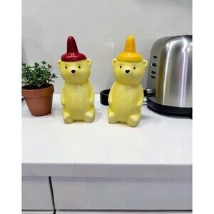 Honey Bear Ceramic Salt Pepper Shakers Set Vintage Style New Box
